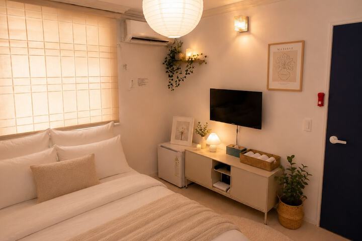 Room 13 of 31