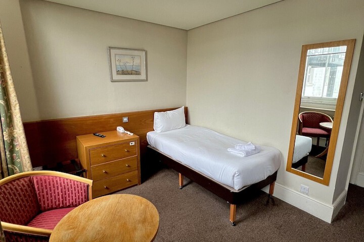 Room 29 of 74
