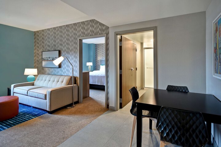 1 Queen Hearing Accessible Studio Suite (3 of 12)