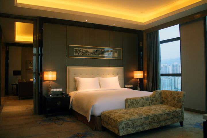 Room 10 of 61