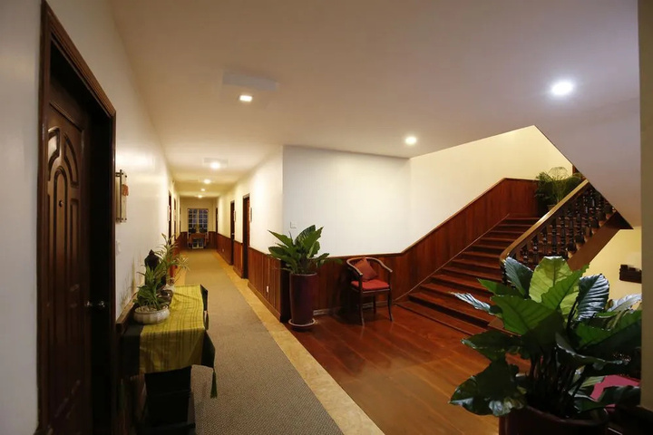 hotel_rooms