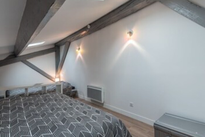 Room 37 of 48