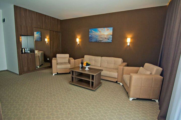 Room 19 of 35