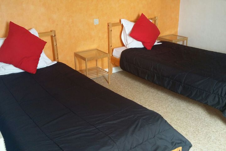 Room 3 of 38