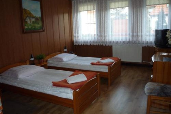 Room 2 of 3