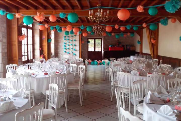 Ballroom/Hall 39 of 153