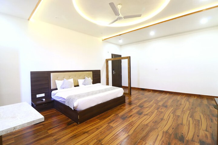 Room 12 of 39