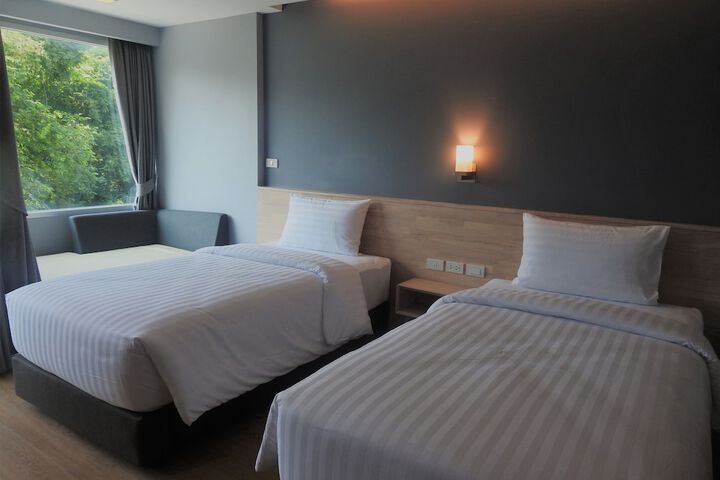 Room 4 of 27
