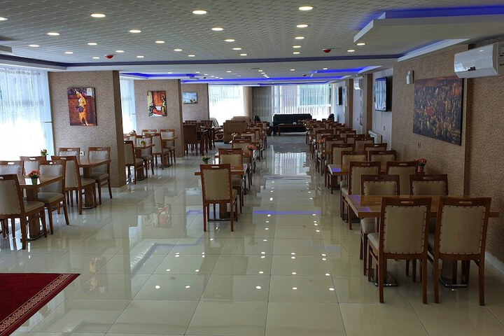 Dining 6 of 7