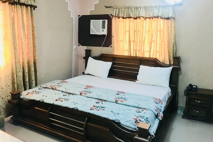Room 6 of 20