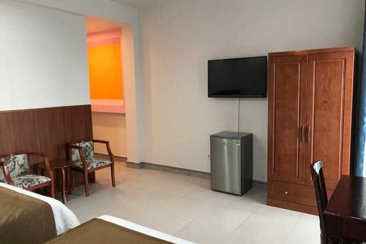Room 21 of 27