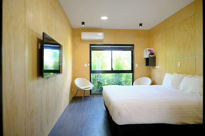 Room 12 of 20