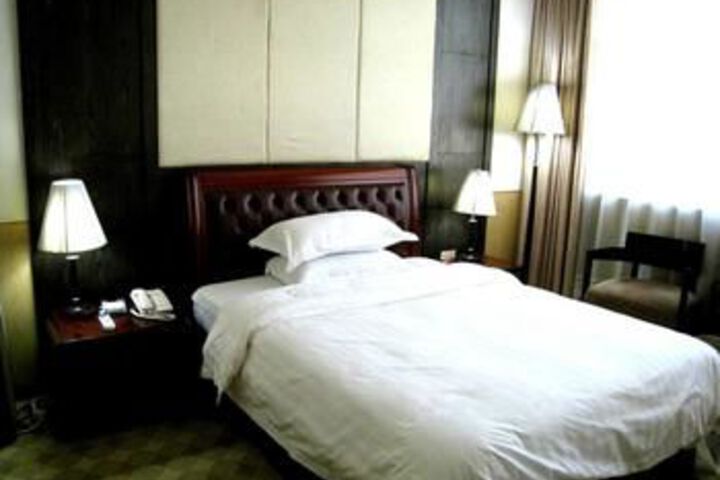 Room 12 of 24