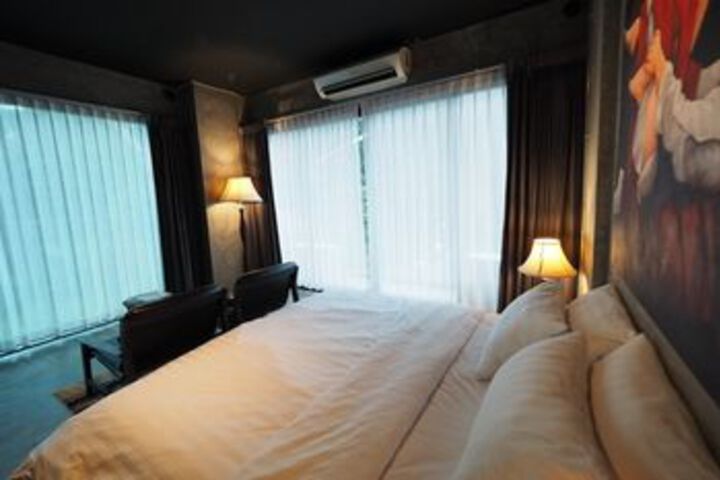Room 13 of 31