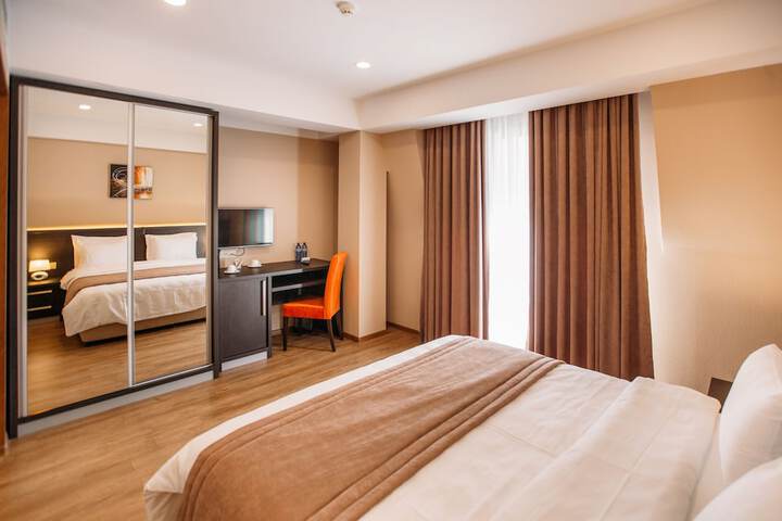Room 8 of 47