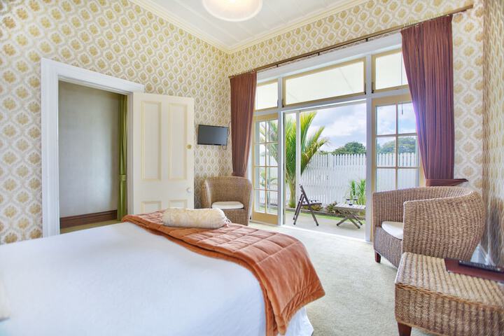 Room 4 of 48