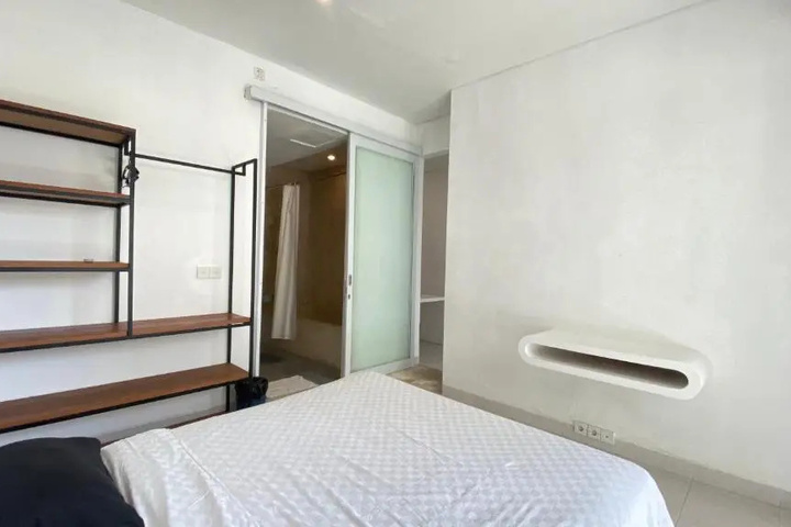 Room 2 of 4