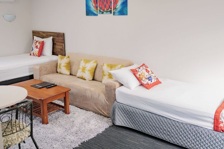 Room 10 of 33