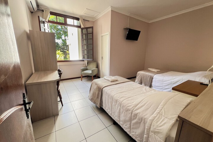 Room 21 of 206