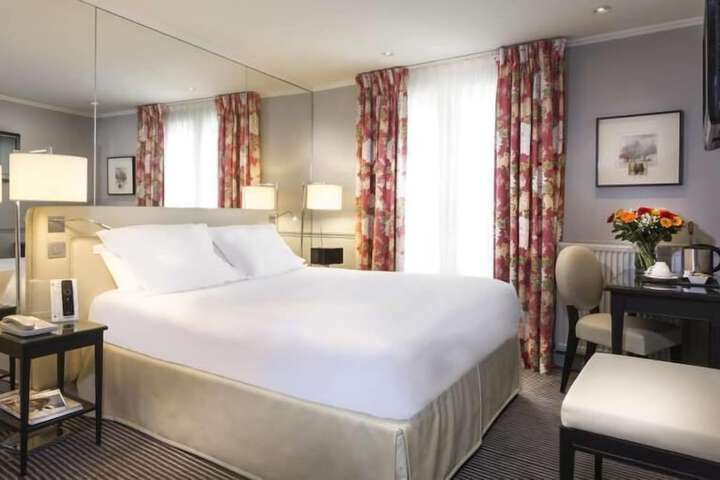 Room 10 of 62