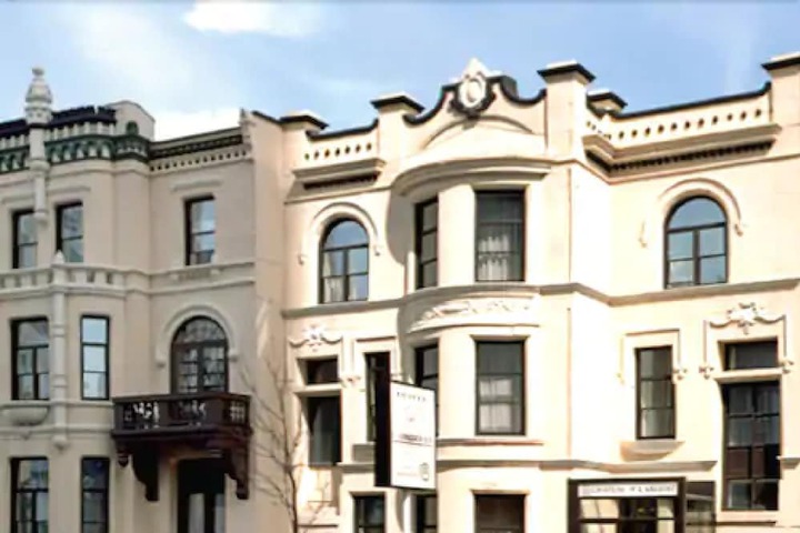Hôtel Château de lArgoat in Montréal, QC