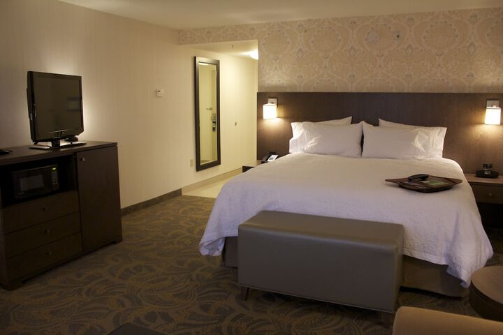 Room 9 of 90