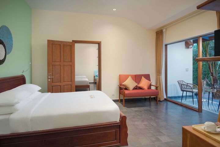 Room 4 of 90