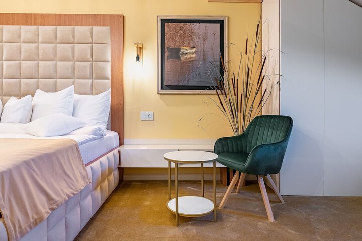 Room 2 of 88