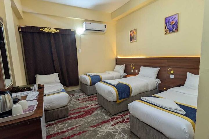 Room 2 of 6