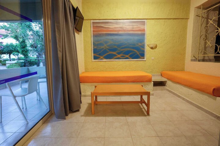 Room 26 of 69