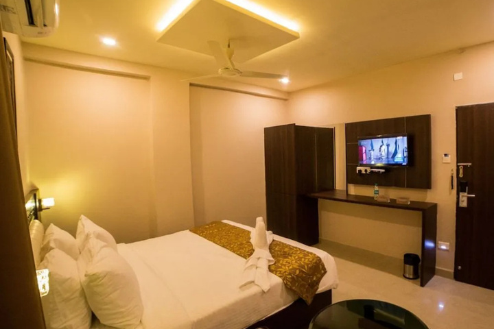 Room 4 of 14