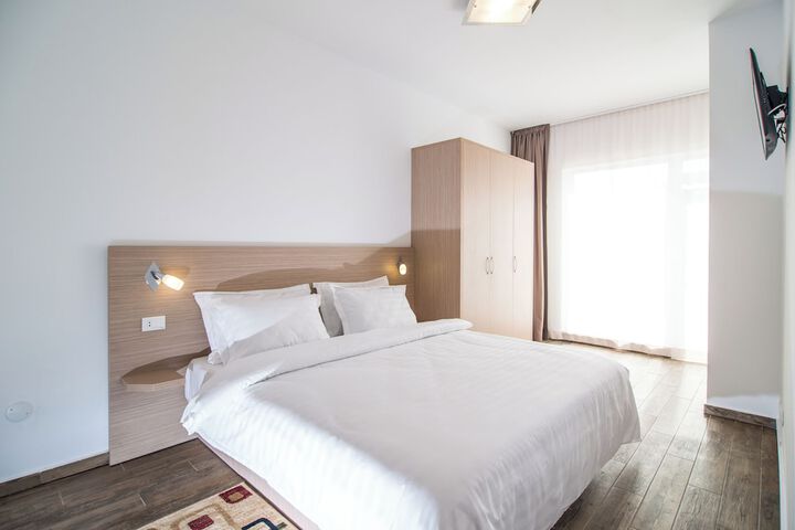 Room 9 of 73