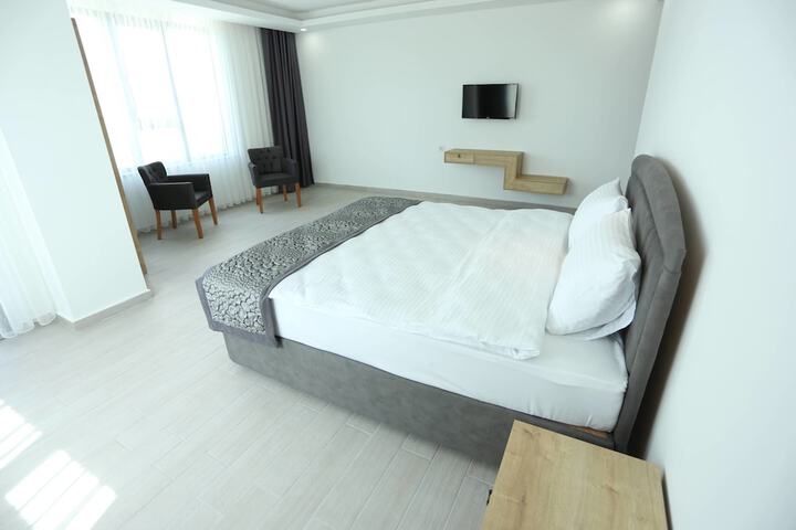 Room 12 of 21
