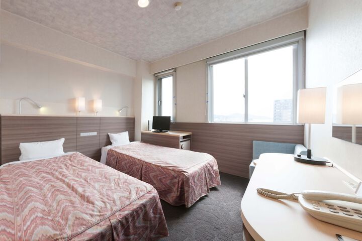 Room 16 of 36