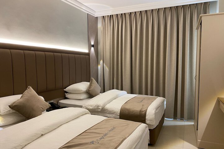 Room 35 of 100