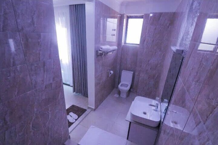 Room 13 of 27