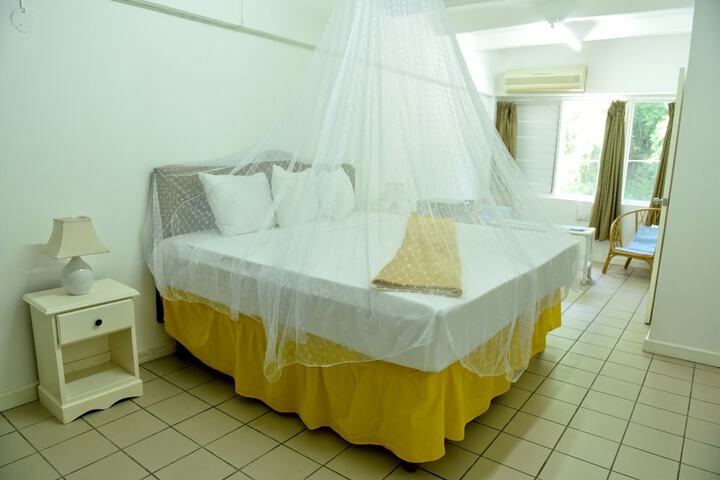 Room 4 of 38