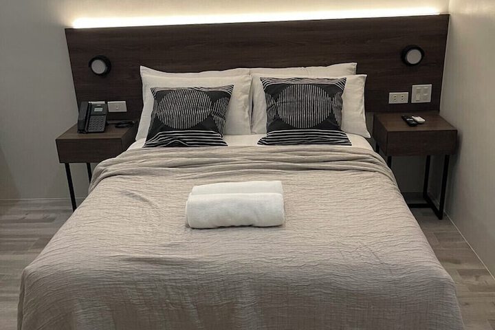 Room 3 of 9