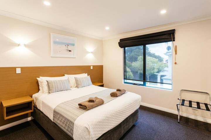 Room 44 of 174