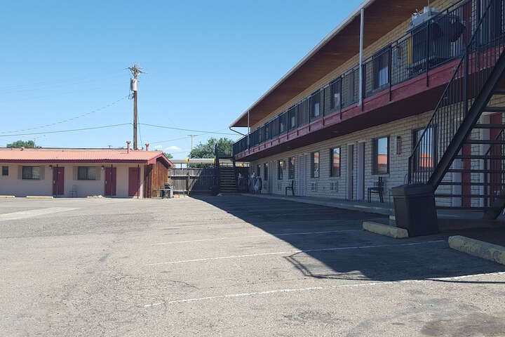 Property Grounds 34 of 40