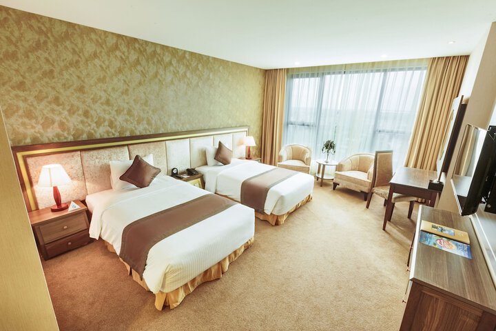 Room 9 of 63