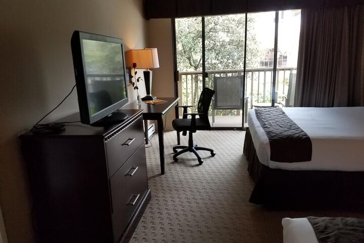 Room 10 of 62