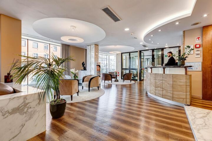Lounge 55 of 67