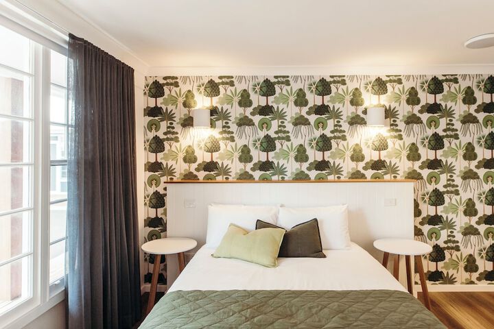 Room 15 of 38