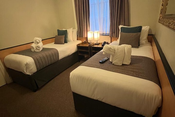 Room 34 of 63