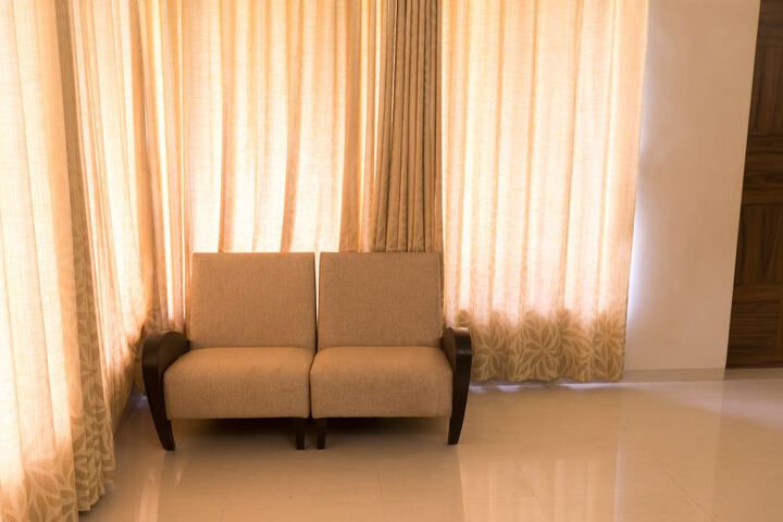 Room 21 of 102