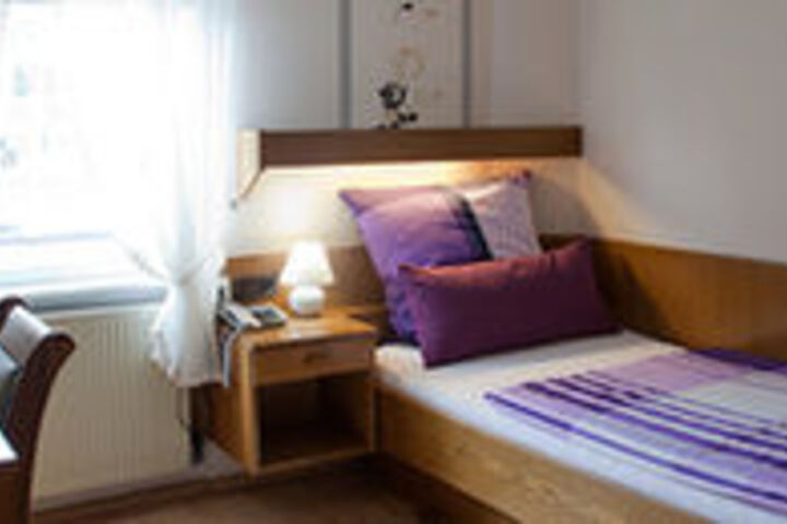 Room 10 of 35