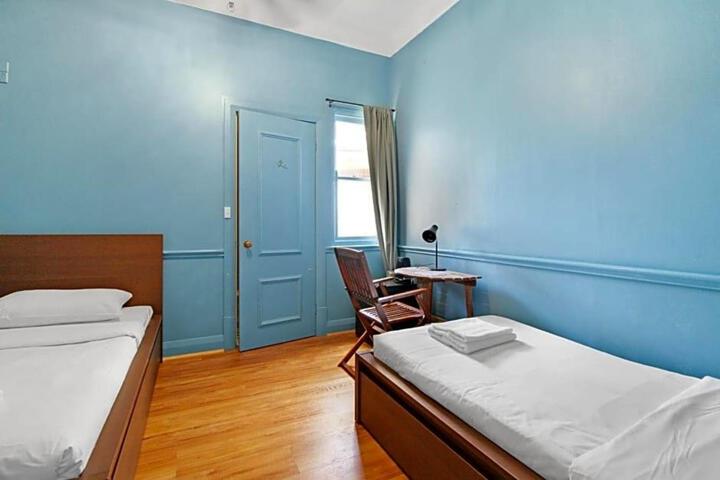 Room 15 of 38