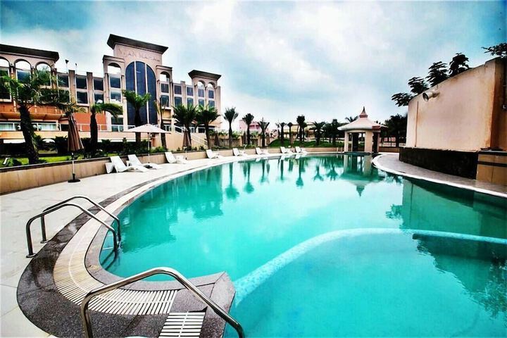 Pool 23 of 36