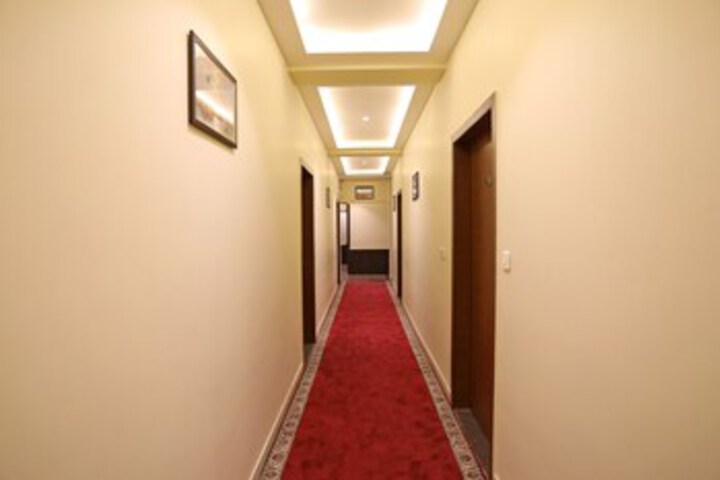 Ballroom/Hall 4 of 21